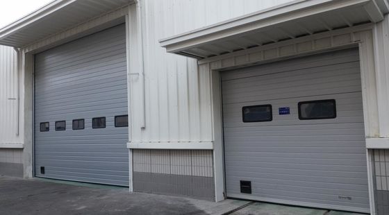 Interponga l'isolamento acustico ricoperto colore sopraelevato sezionale dell'acciaio 24db della porta del garage