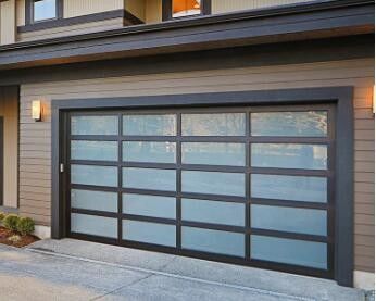 Porte sezionali in alluminio resistenti al vento Moderna porta sezionale sopraelevata a vista completa Porta da garage in vetro isolante liscio