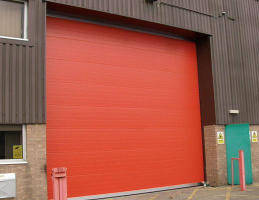 Porta di sollevamento Prospettiva standard Porta scorrevole ad alta velocità Pannello da 42 mm Porte sezionali industriali per garage