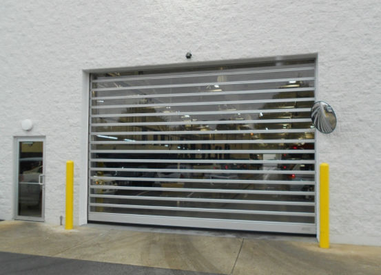 Porta a spirale trasparente in alluminio ad alta velocità Efficienza di sicurezza per luoghi di lavoro occupati Isolato termico industriale