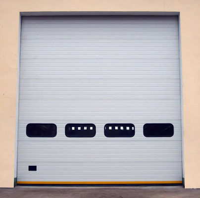 Porta di garage a sezione di spuma bianca resistente al vento