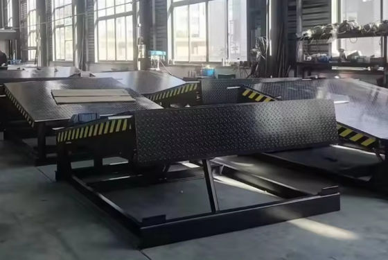 Livellatore di stazione di carico in polvere/galvanizzato con catene di sicurezza e telecomandi manuali