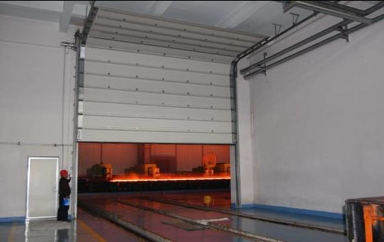 Porte sezionali isolanti in acciaio rivestito in polvere Hardware Soglia di alluminio Alte prestazioni