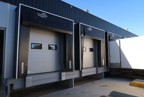 Moderno sistema di carico regolabile Dock Door Shelter Con PVC Materiale di gomma di plastica Meccanico Dock Shelter