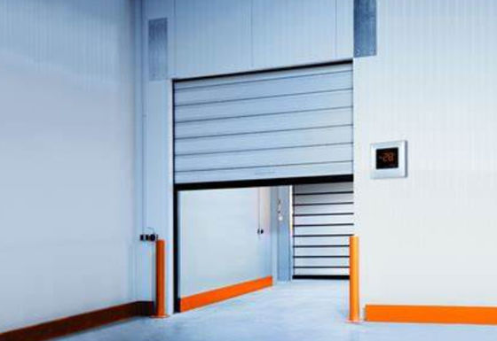 Porte sezionali in acciaio con isolamento da schiuma