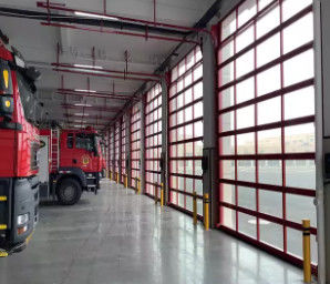 Acque resistenti di classe 3 Porte di garage sezionali in alluminio in lega nera in polvere