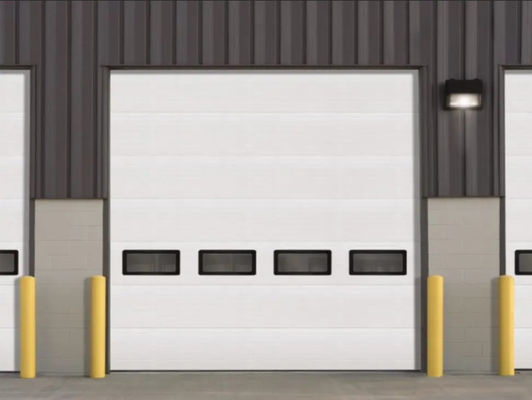 Porta di garage commerciale isolata con schiuma di poliuretano e rivestimento climatico