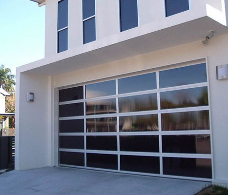 Ottimo isolamento resistenza all'acqua classe 3 vetro trasparente porta di garage sezionale stile di design moderno