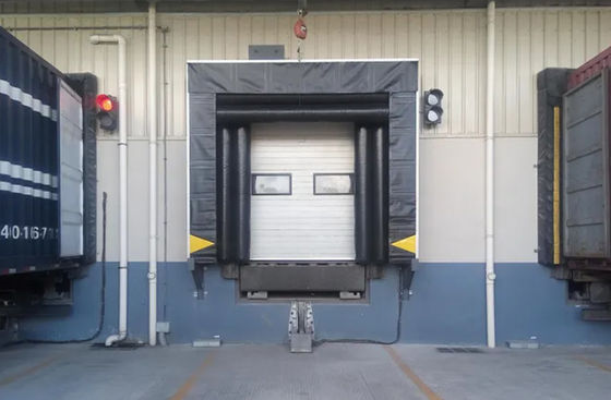 Sistema di carico regolabile a colori personalizzato Rifugio per porte di dock per l'industria Realizzato in materiale di gomma di plastica PVC
