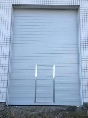 Porta a cielo aperto sezionale di soglia in alluminio spessore 50 mm-80 mm isolato flap isolato personalizzato pannello di sollevamento verticale utilizzato