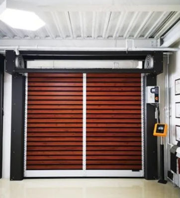Industria magazzino veloce isolante alluminio trasparente porta a spirale ad alta velocità sicurezza efficienza velocità di apertura 0,8 m/s per ambienti veloci