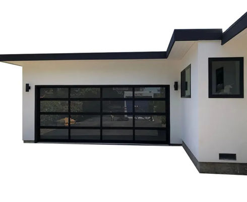 Alta sicurezza Tipo di apertura manuale o automatico Idroreflessibilità Classe 3 Vetro trasparente Porta di garage sezionale Moderna Operazione intelligente personalizzata Porta di garage