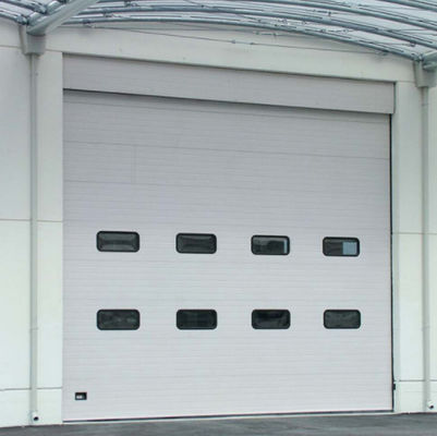Disegno a pannello piatto o contornato Porte di garage isolanti a sezione Commerciale per centri commerciali 50 mm-80 mm Spessore Porte di ascensore verticale industriale