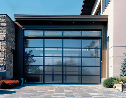 Moderno stile di design resistenza all'acqua classe 3 vetro trasparente porta di garage sezionale con rivestimento in polvere