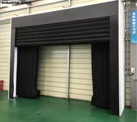Sistema di carico industriale regolabile con rivestimento in acciaio zincato per camion di diverse dimensioni
