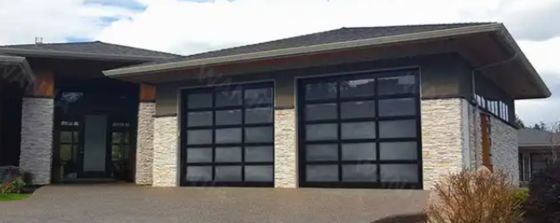 Porta del garage trasparente in acrilico e alluminio, porta del garage a vetri a vista completa, porta del garage sezionale, stile di design moderno