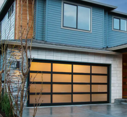 Moderno stile di design resistenza all'acqua classe 3 vetro trasparente porta di garage sezionale con disegno sezionale