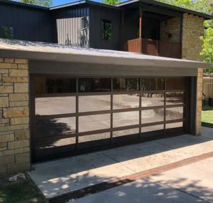 Acque resistenti classe 3 vetro trasparente eccellente resistenza al vento industriale a cielo aperto porta di garage sezionale robusta con manuale o automatico