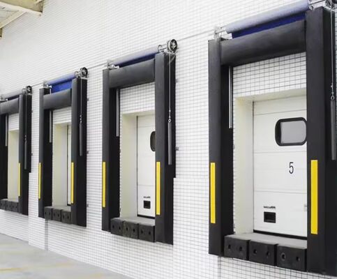 Sistema di carico per fabbrica intelligente industriale moderno, tettoia per porte di banchina, che offre una vestibilità regolabile e una costruzione durevole per la protezione della banchina