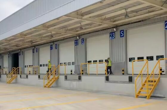 8T / 10T Capacità tonnellate idrauliche Magazzino Piattaforma personalizzabile Dimensione laboratorio Dock automatico Piastra Dock porta livellatori 25000-40000LBS Design sicuro