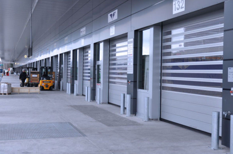 Pannello automatico 380V 50Hz della lega di alluminio dell'isolamento della porta a spirale ad alta velocità telecomandata