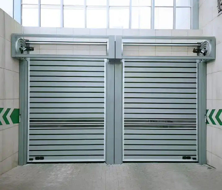 Porta a spirale a velocità controllata PLC con velocità di apertura e chiusura di 0,8 m/s a 220V/50HZ personalizzata