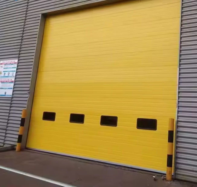 Porte sezionali isolanti in acciaio con isolamento in schiuma di poliuretano per garage belle stile sicurezza