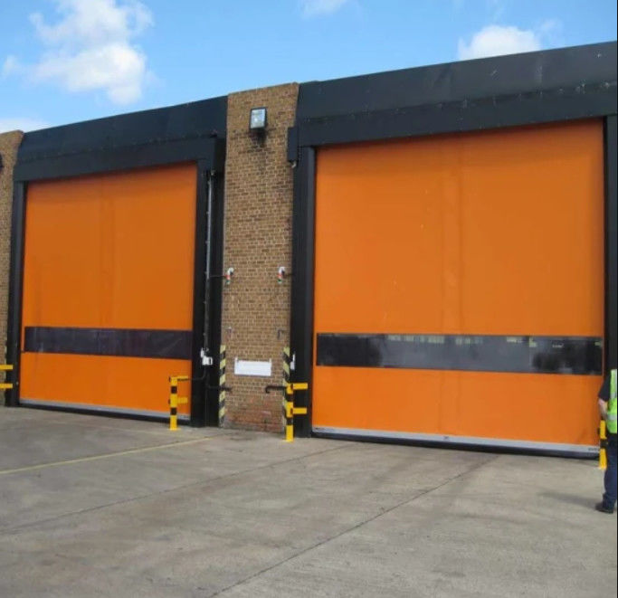 Porta a rulli veloci in PVC con isolamento e sicurezza superiori