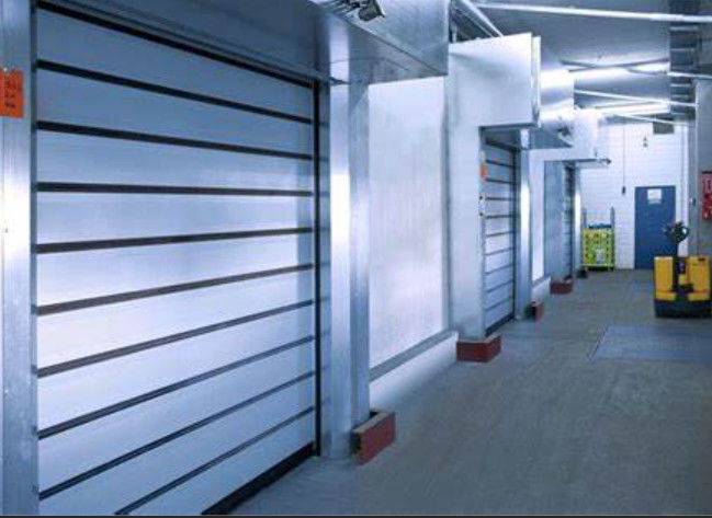Velocità di apertura 0,8 m/s Porta a spirale trasparente di alluminio ad alta velocità per sicurezza ed efficienza