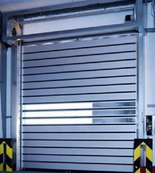 Porta a rulli automatica in acciaio spessore 50 mm-80 mm porta di garage a sezione isolata commerciale con disegno a pannello piatto o contornato