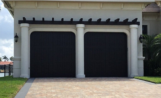 50 mm-80 mm Spessore Isolato Portone di garage sezionale Commerciale Ventilazione opzionale Finitura rivestita in polvere