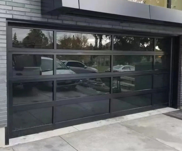 Apertura manuale o automatica resistenza all'acqua Classe 3 Porta da garage trasparente Materiale di vetro in lega di alluminio