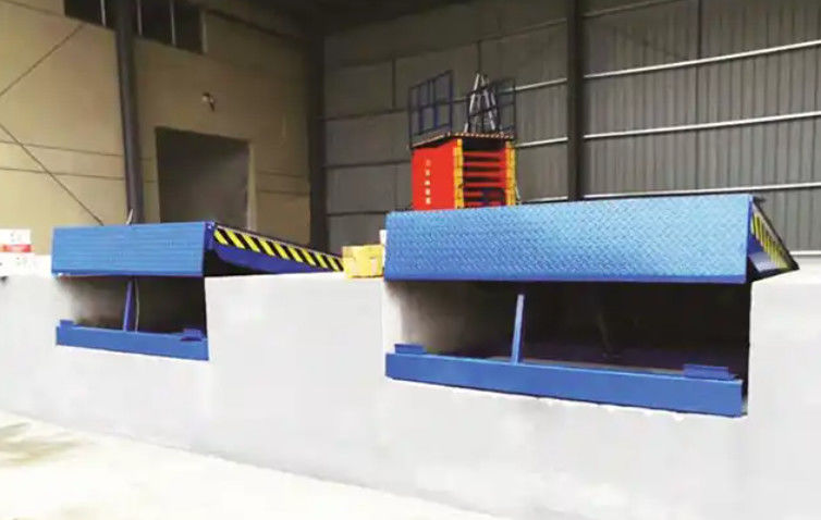 Lungozza dei labbra personalizzabile Workshop Piastra automatica di docking Dock Door Levelers 25000-40000LBS Disegno sicuro con pulsanti di controllo
