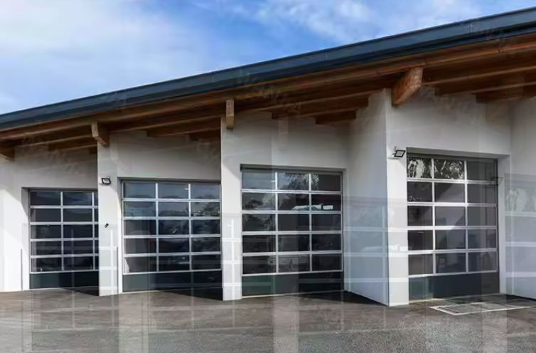 Moderno stile di design impermeabilità automatico nero alluminio freddo vetro trasparente porta di garage sezionale con disegno sezionale