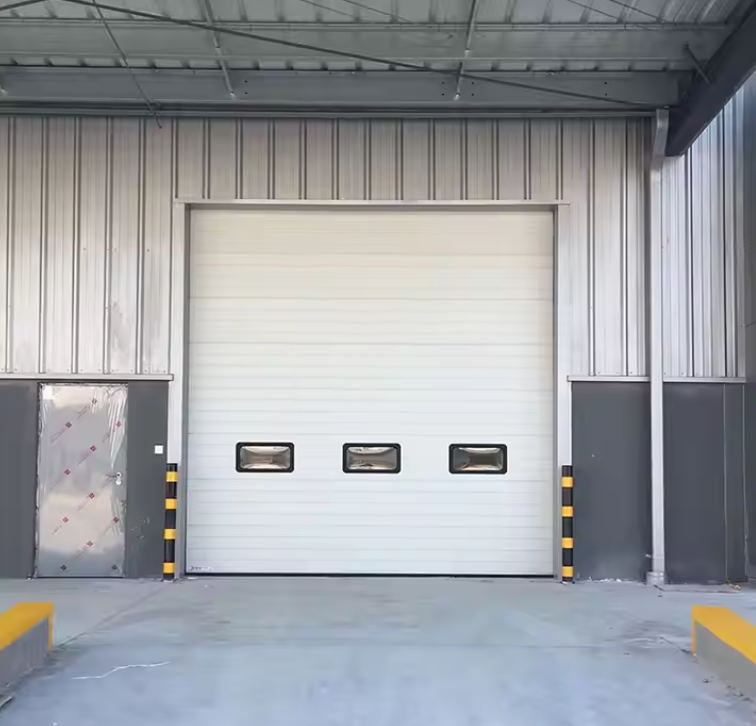 Pannello sandwich in PU per porta basculante sezionale ad alta velocità 0,4 m/s isolato R-Value 13,73 ad alta efficienza energetica